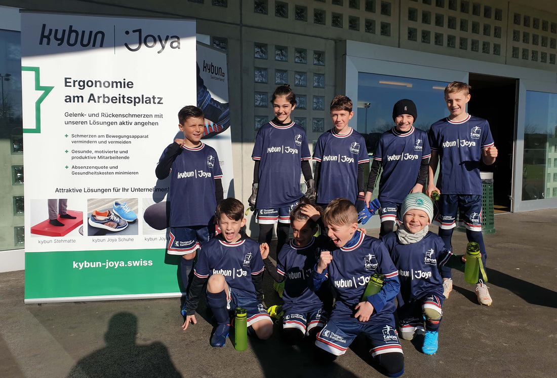 kybun Joya sponsors children's soccer camps