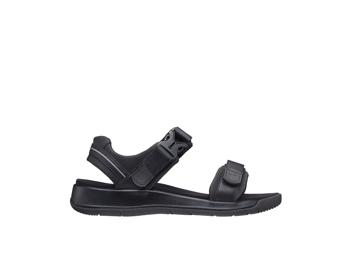 Capri III Black